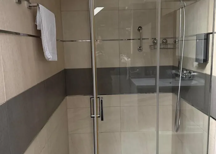 호텔 인테르 Bielany Wrocławskie